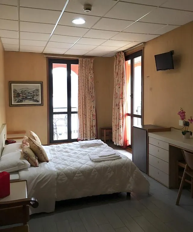 hotel socrate Lavena Ponte Tresa