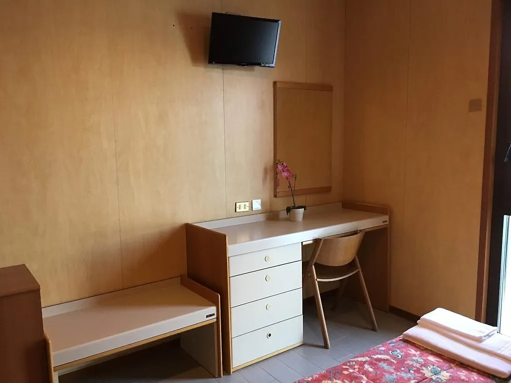 hotel socrate Lavena Ponte Tresa